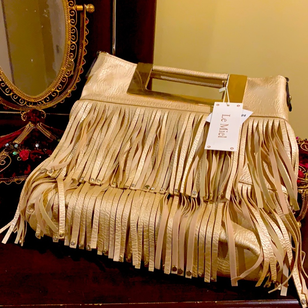 💥🔥HOST PICK🔥💥NWT Gold tasseled handbag